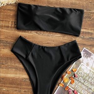 Black strapless bikini
